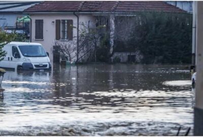 Maltempo. Il fiume Enza esonda in Emilia, evacuate mille persone