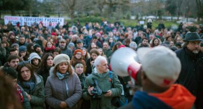 Scontri e tensioni alle manifestazioni contro il fascismo e il razzismo