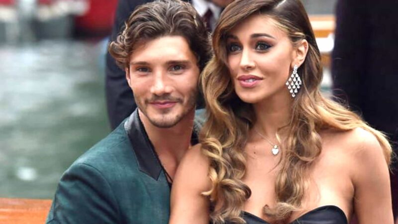 Belen Rodriguez e Stefano De Martino, ballano insieme alle nozze di amici. Un ritorno di fiamma?