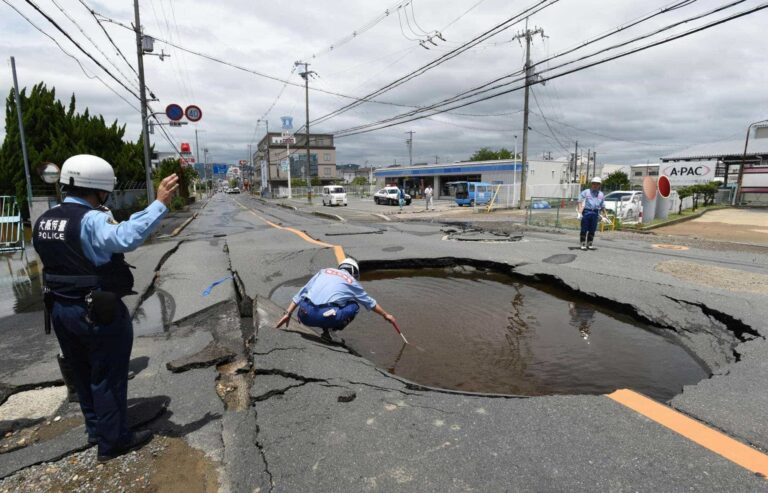 Giappone, forte scossa di terremoto vicino a Osaka: 3 morti e 200 feriti