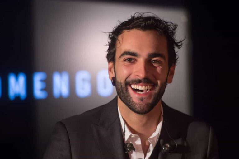 Marco Mengoni si cancella da tutti i social, annuncio in vista?