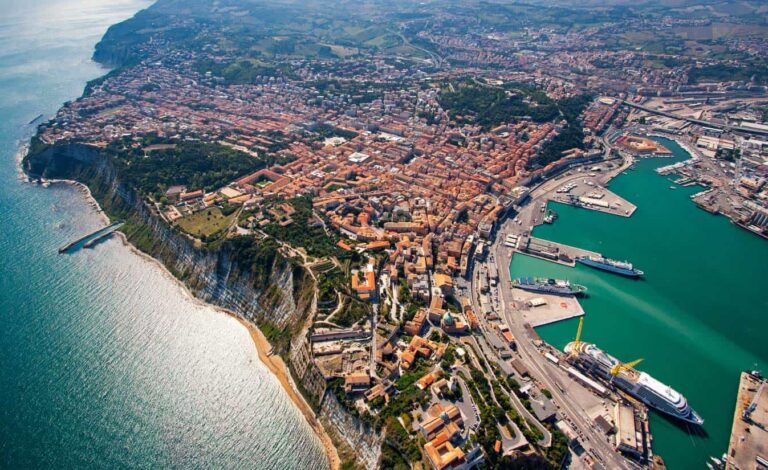 Sereno Variabile Estate: le anticipazioni di sabato 11 agosto 2018. Tappa nelle Marche!