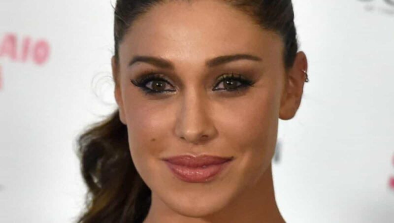 Belen Rodriguez paparazzata a cena con Bruno Cerella