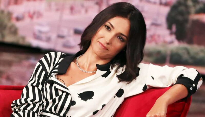 Caterina Balivo, la foto che fa impazzire i fan e le rivelazioni di Adriana Volpe a Vieni da Me