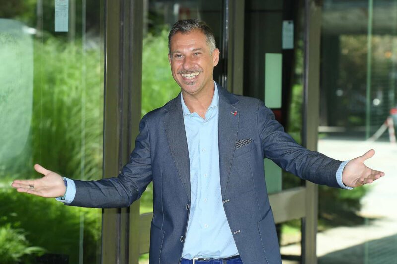 Gabriele Corsi ad Affari tuoi al posto di Flavio Insinna?