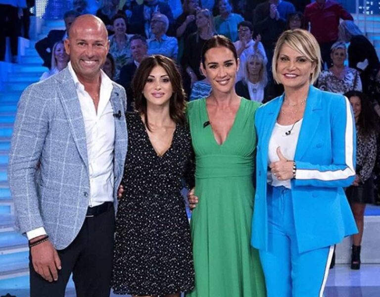 Simona Ventura, Stefano Bettarini, Nicoletta Larini affiatati a Verissimo raccontano la loro realtà familiare