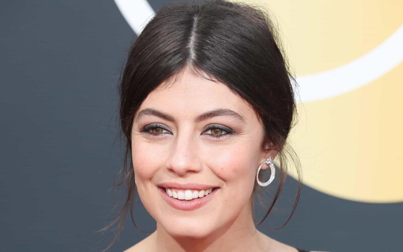 Alessandra Mastronardi pronta a creare una famiglia con compagno Ross McCall?