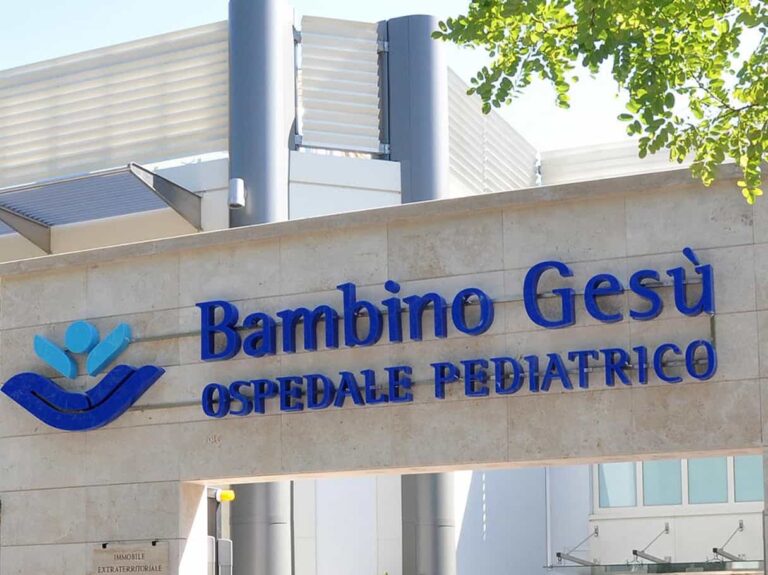 Il trapianto sul piccolo Alex è riuscito, presto lascerà l'ospedale Bambino Gesù!