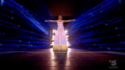 Barbara D’Urso: il look al Grande Fratello 2019 di stasera, lunedì 13 maggio 2019!