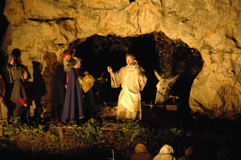 Linea Verde anticipazioni di oggi domenica 22 dicembre 2019. Visita al presepe vivente di Greccio