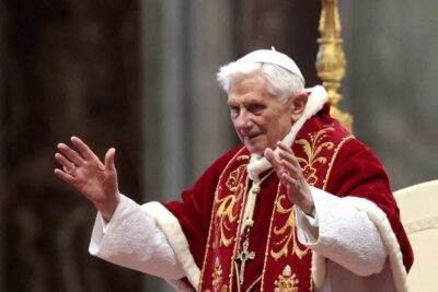 papa-ratzinger-min