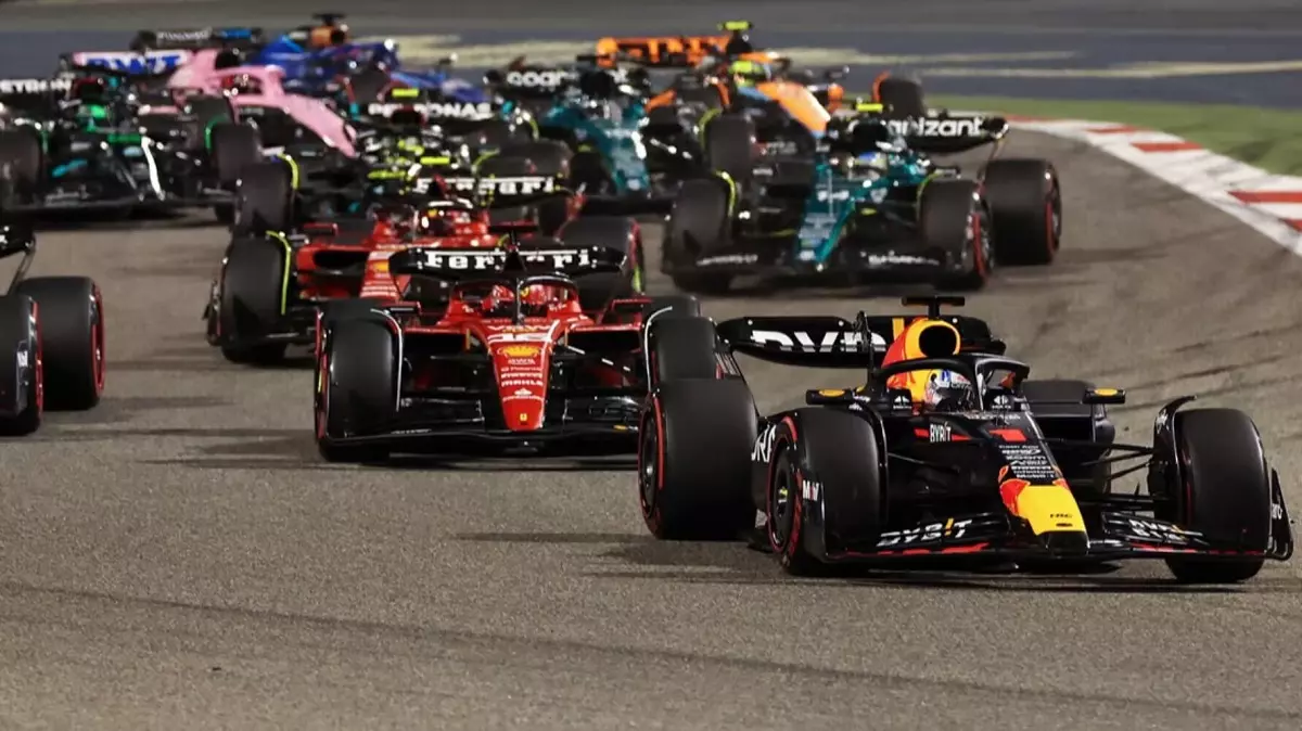 Formula 1, nel GP di Singapore Carlos Sainz vincitore per la Ferrari!