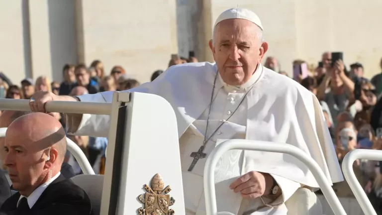 Papa Francesco, l'Angelus di oggi 26 novembre 2023 in collegamento