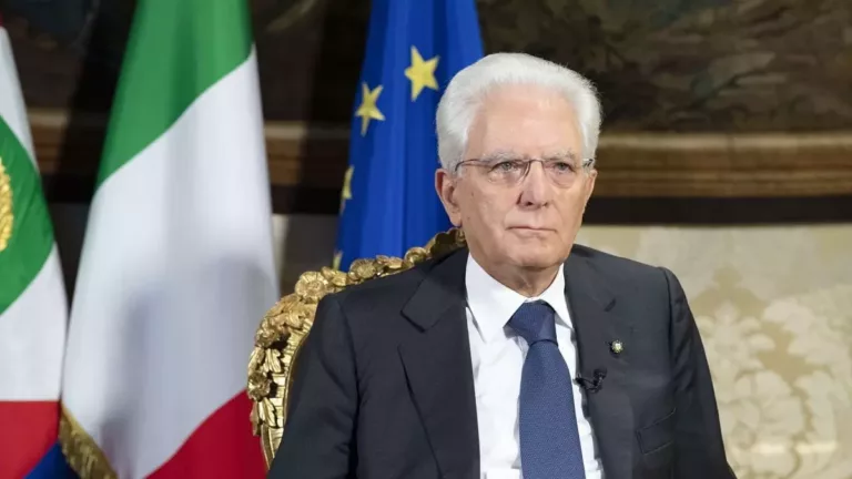 Mattarella a Crotone per omaggiare le vittime del naufragio