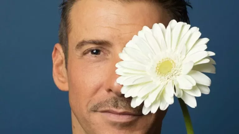 Ci vuole un fiore stasera 21 aprile 2023 andrà in onda dopo l'annuncio della sospensione. Tutti gli ospiti