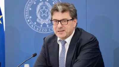 Per favorire la natalità, Giorgetti parla di aiuti fiscali alle famiglie con figli!