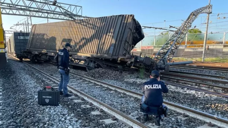 Firenze, treno merci deraglia e crea disagi su tutta la rete. Le ultime news!