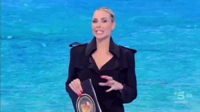 Ilary Blasi, il look all’Isola dei Famosi di stasera 29 maggio 2023